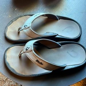 OluKai men flip-flops
